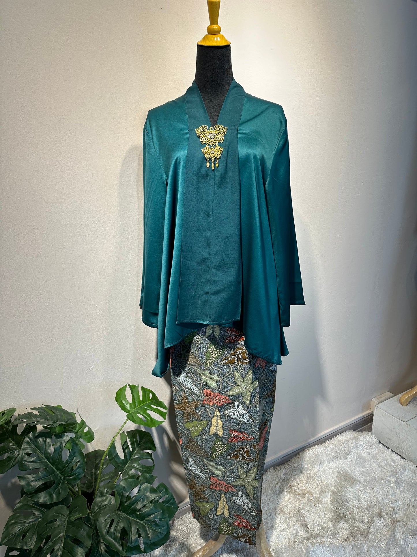 Kartika Kebaya Top